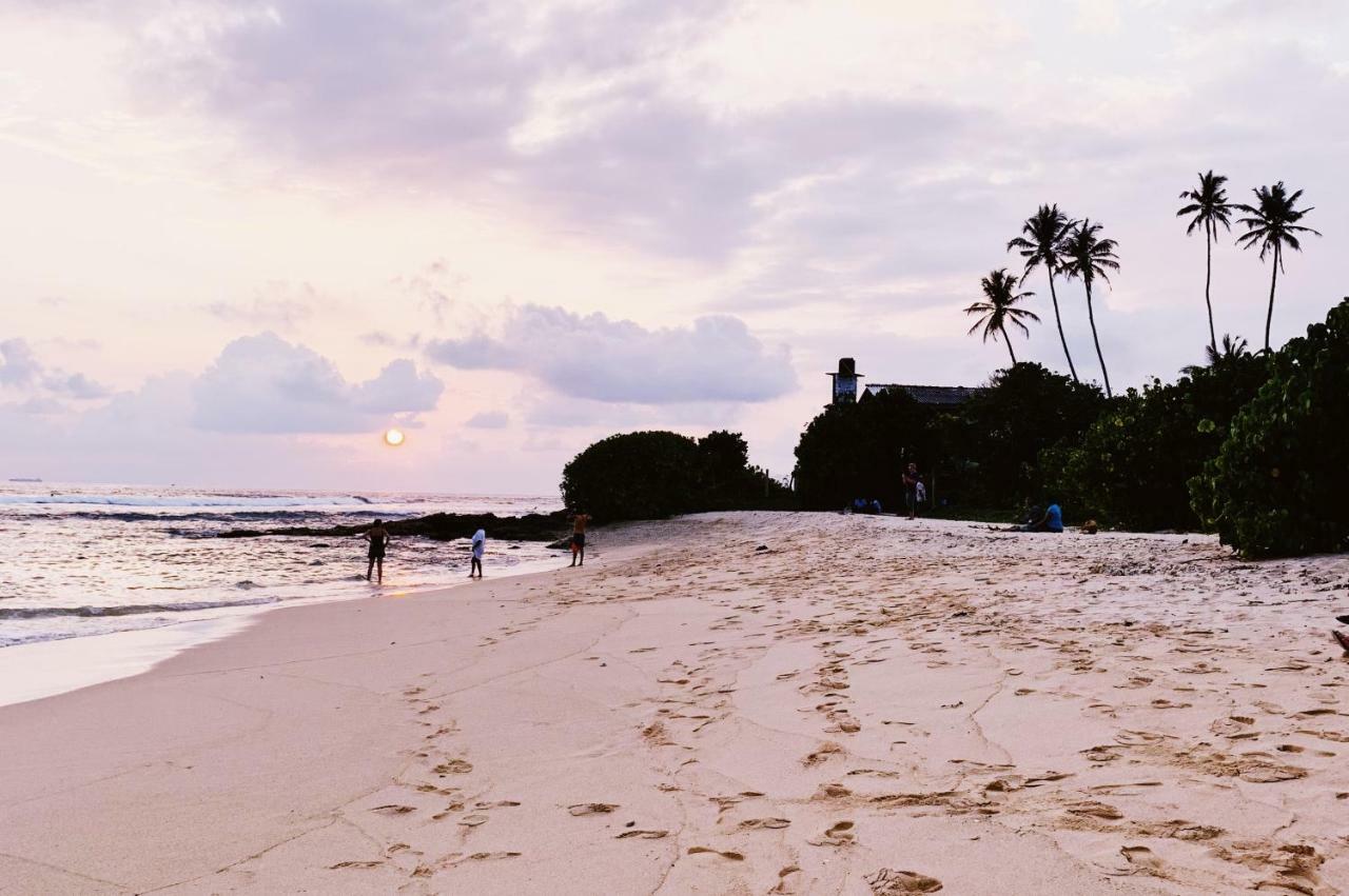 Abode Ahangama Bagian luar foto